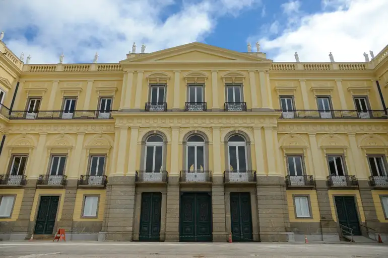 Museu recupera negativos fotográficos de vidro perdidos em incêndio