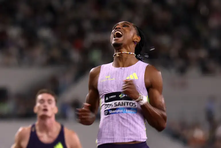 Alison dos Santos abre Diamond League vencendo recordista mundial